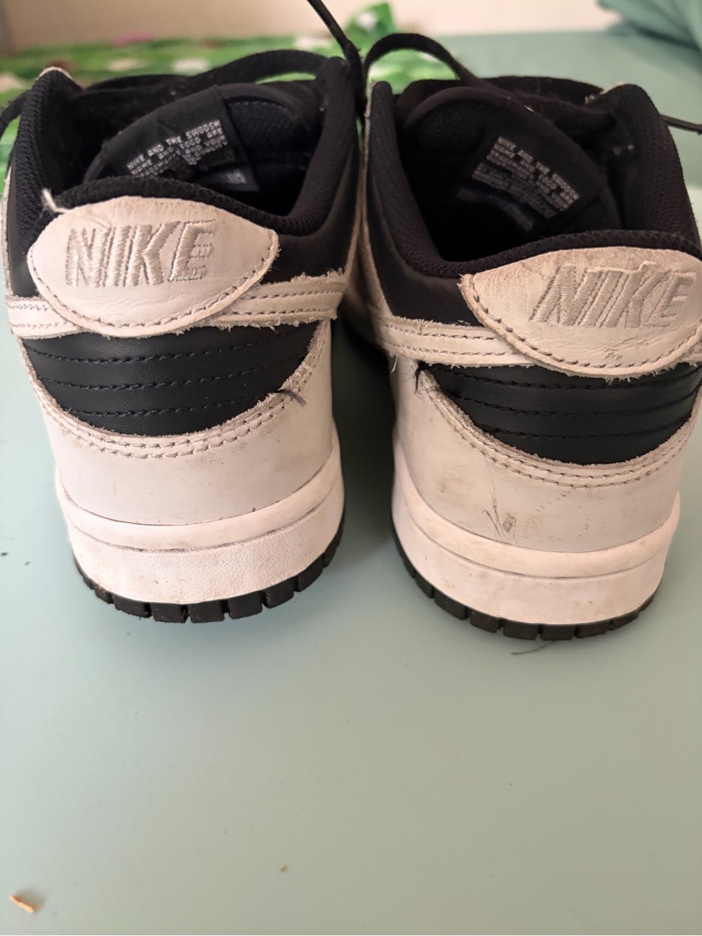 Nike Kids Black and White Low-Top Sneakers - Picture 3 of 4
